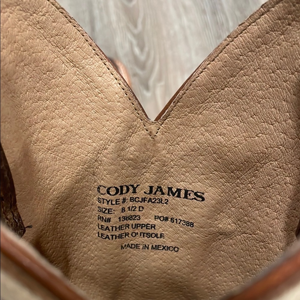 Brown and Cream Cowboy Western Boots with Decorative Stitching - Picture 2 of 8